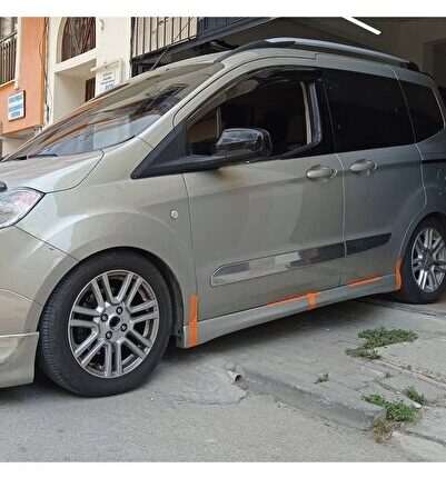 Ford Tourneo Courier 2014-2023 Boyasız Plastik Marşpiyel Takımı